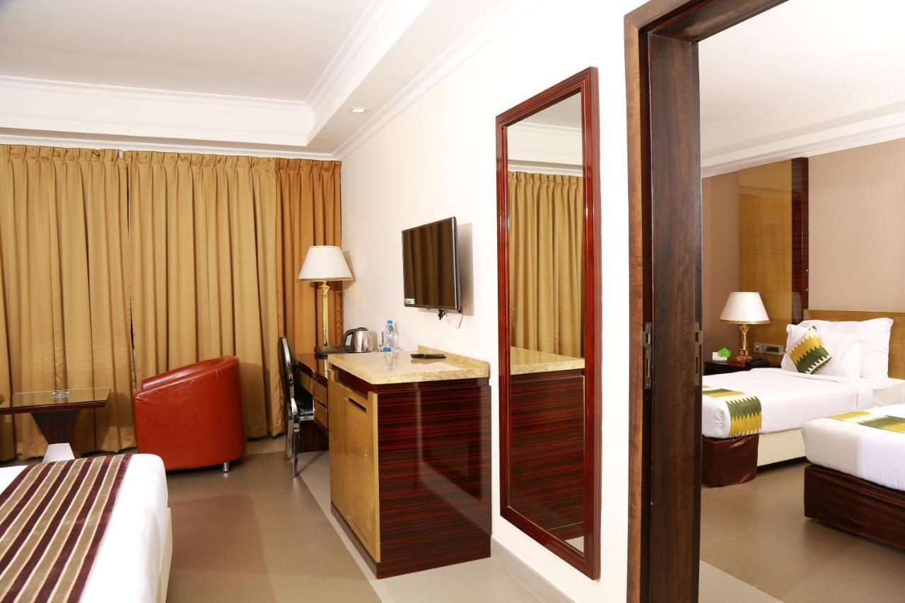 Hotel Bonanza Alappuzha Экстерьер фото