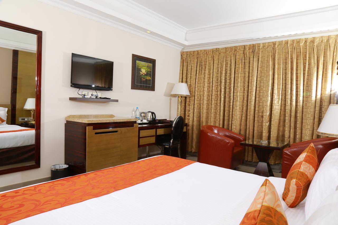 Hotel Bonanza Alappuzha Экстерьер фото