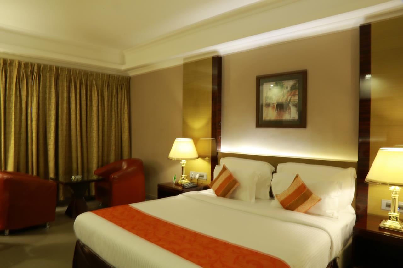 Hotel Bonanza Alappuzha Экстерьер фото