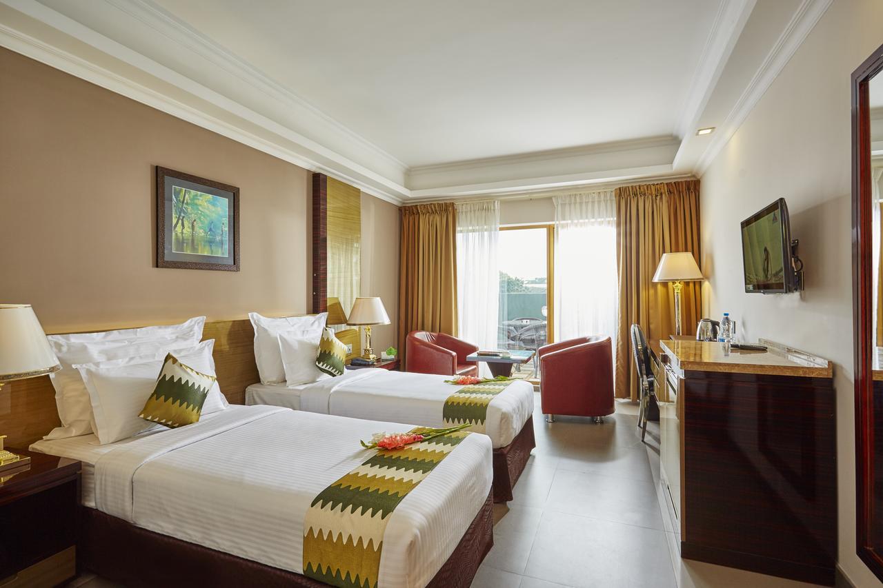 Hotel Bonanza Alappuzha Экстерьер фото