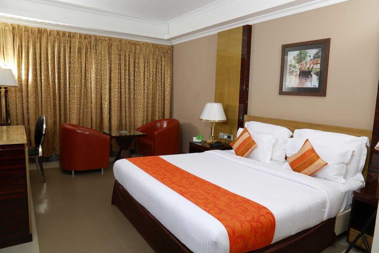 Hotel Bonanza Alappuzha Экстерьер фото
