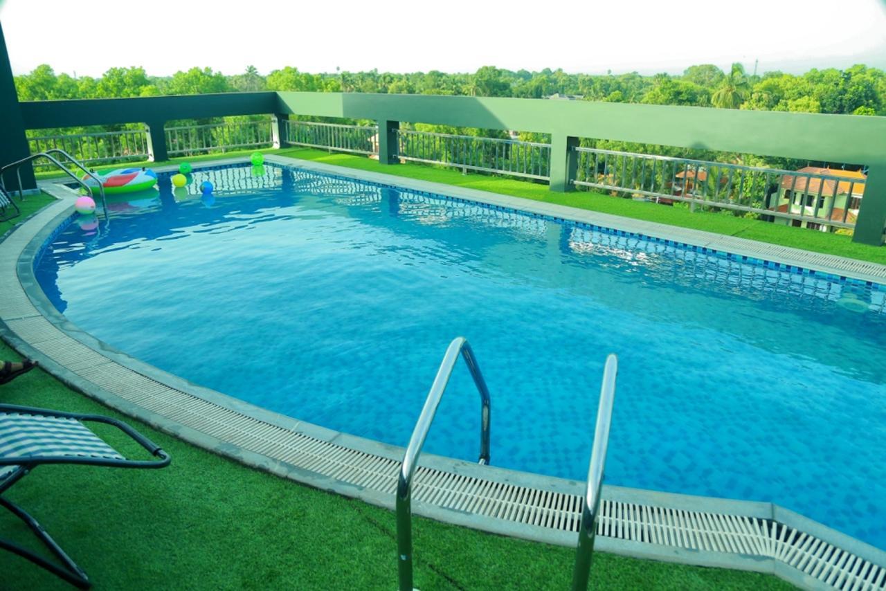 Hotel Bonanza Alappuzha Экстерьер фото