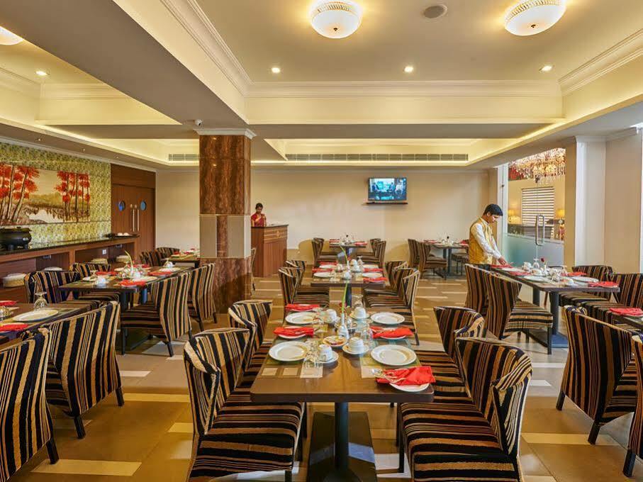 Hotel Bonanza Alappuzha Экстерьер фото