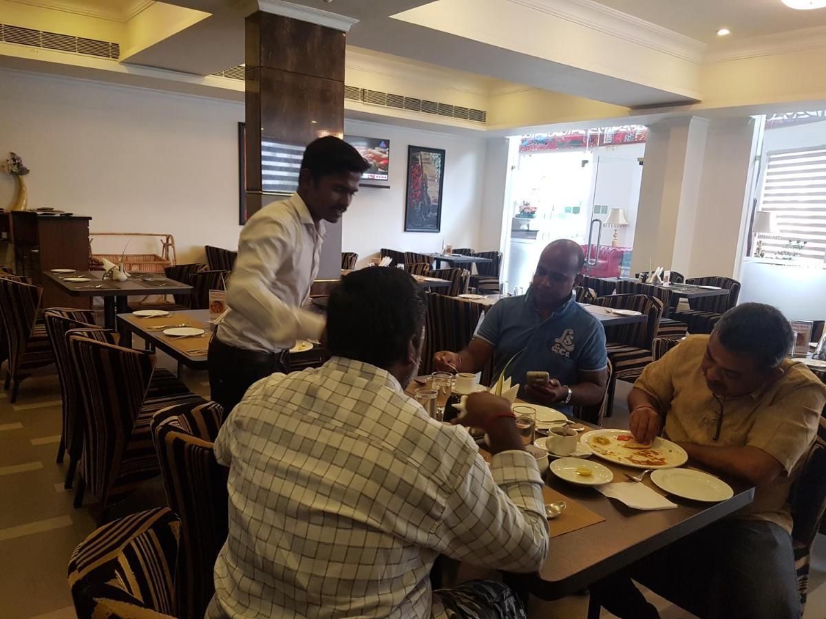 Hotel Bonanza Alappuzha Экстерьер фото